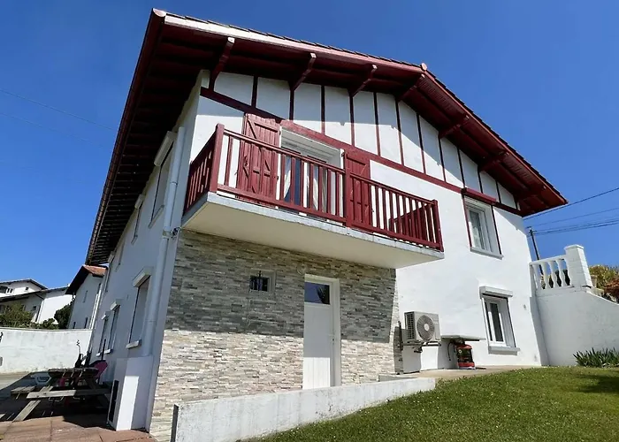 Maison T3 A Ustaritz Avec Terrasse Et Parking - Fr-1-495-7
